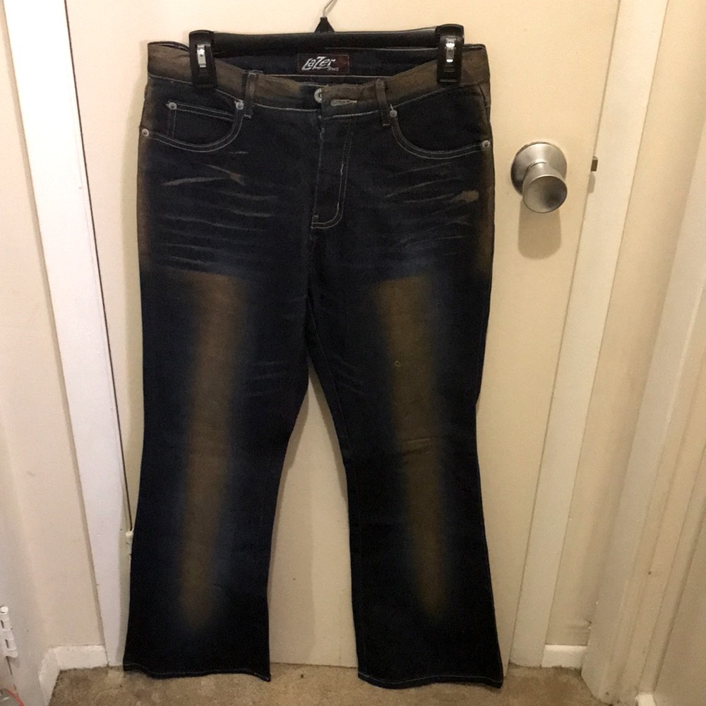 Lazer Women’s Dark Wash Stretch Jeans with Detail - Blue/Gold.  Wide Leg NWOT